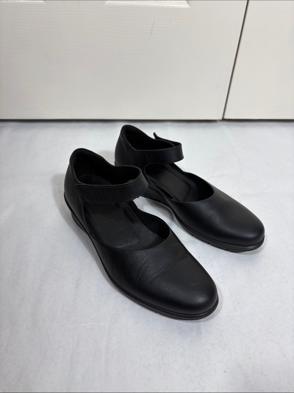 Ecco Women's Felicia Mary Jane shoes in black leather size 38 US size 7.5